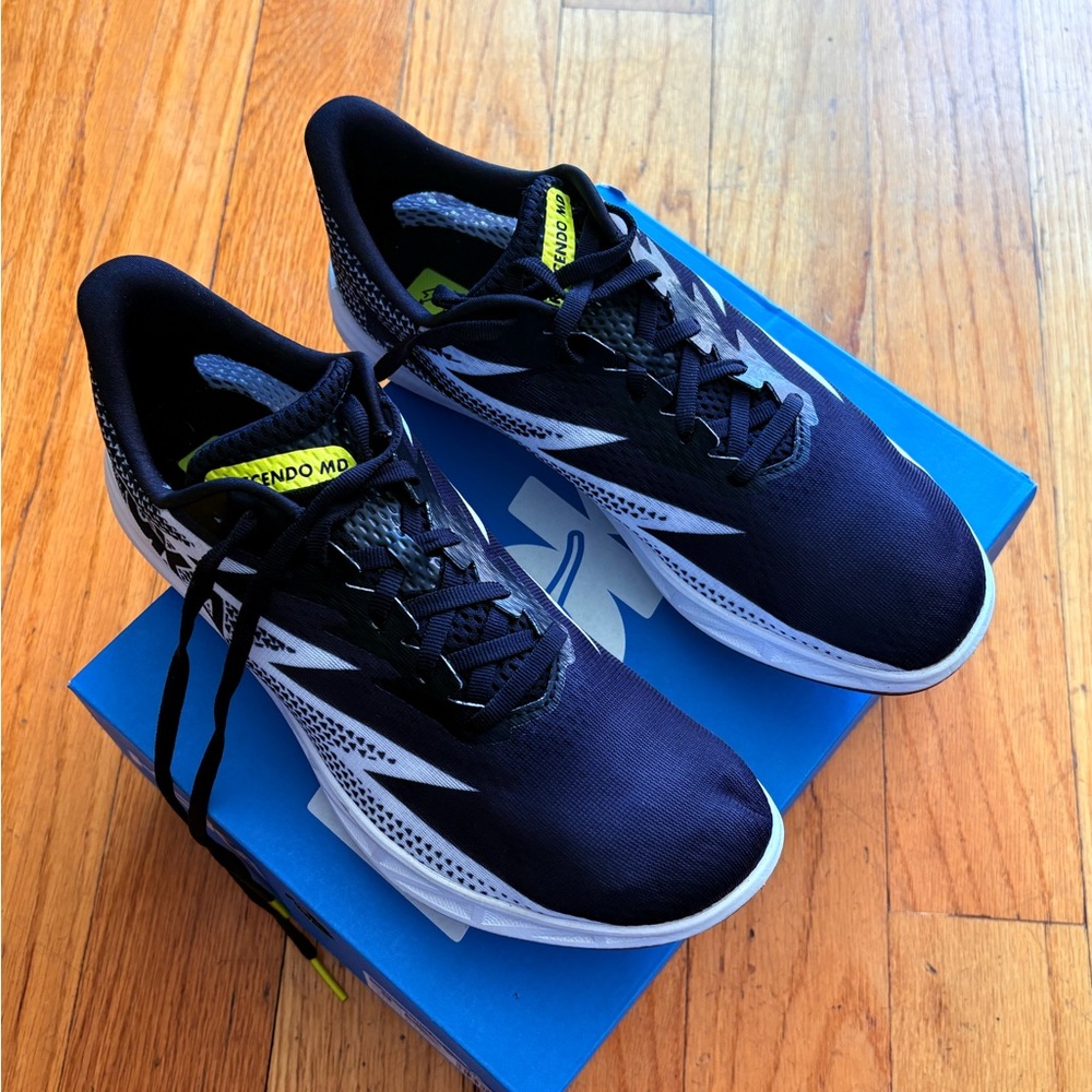 Hoka Crescendo, Running Shoes, Unisex, Women 10.5, Men 10.5